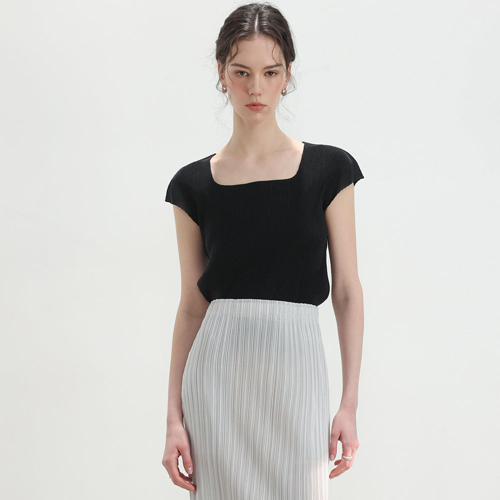 PLEATSMOOD Nora pleated cap sleeve top_black