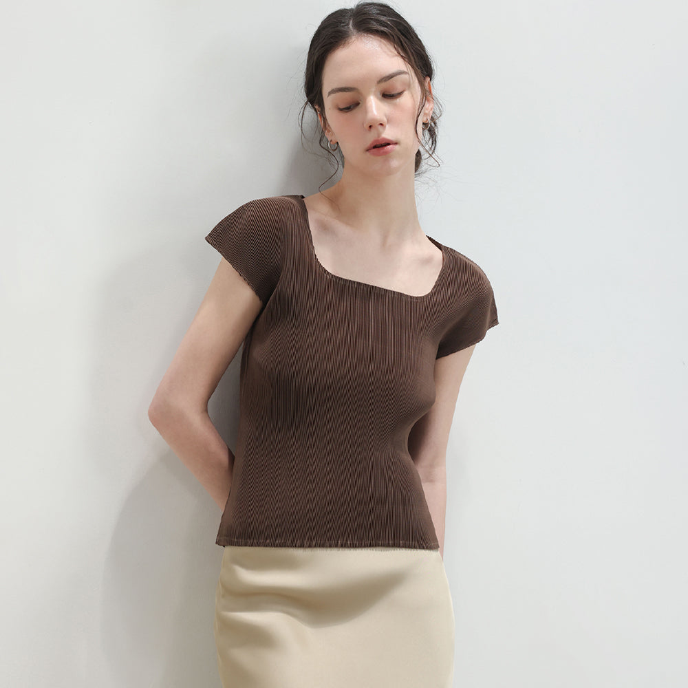 PLEATSMOOD Nora pleated cap sleeve top_brown