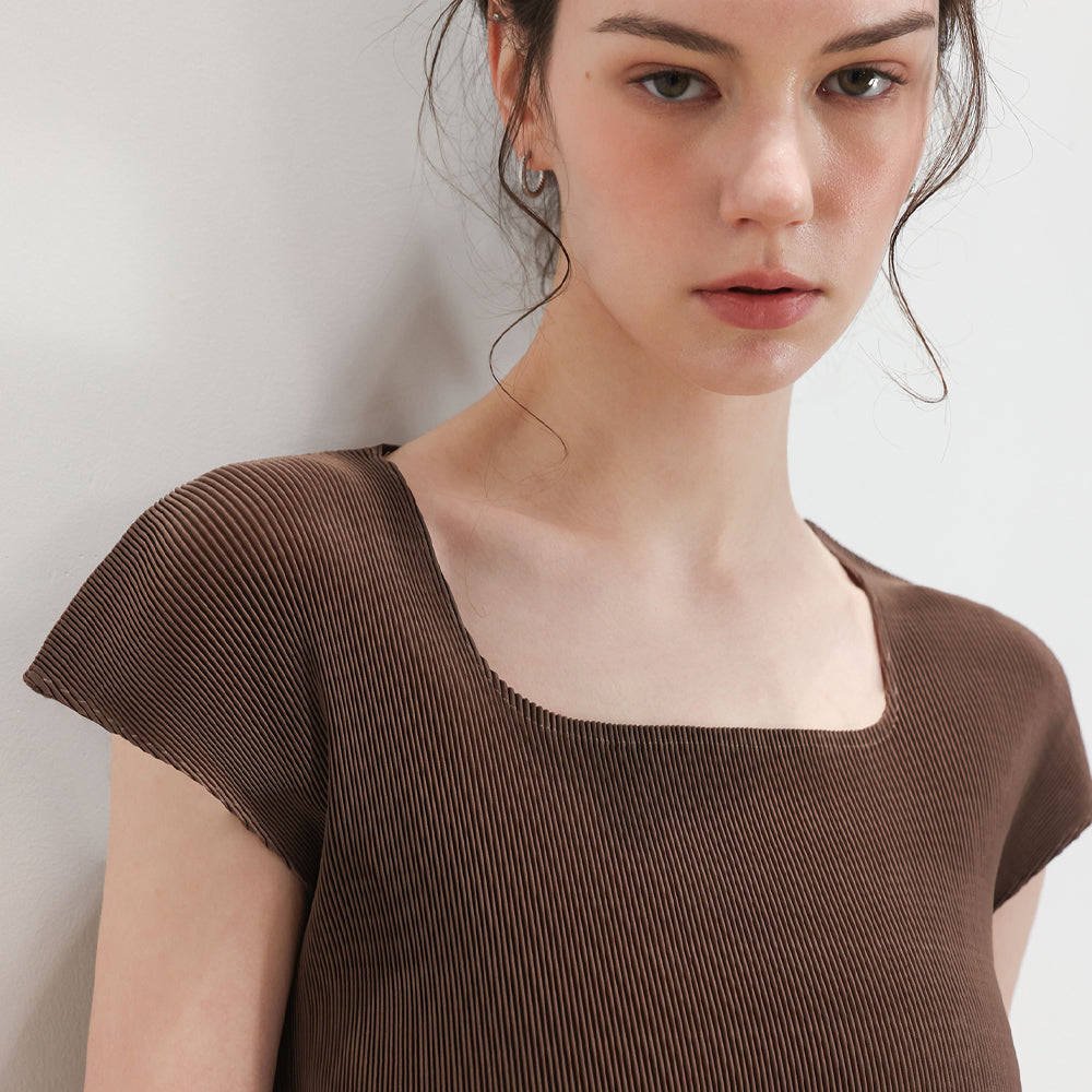 PLEATSMOOD Nora pleated cap sleeve top_brown