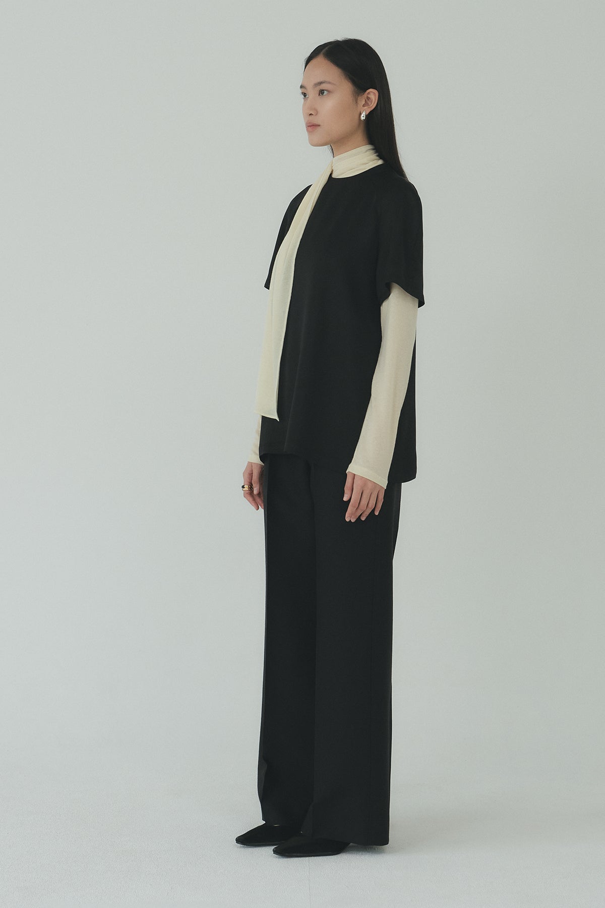 Moon Lee Silky Short-sleeve Blouse_Black