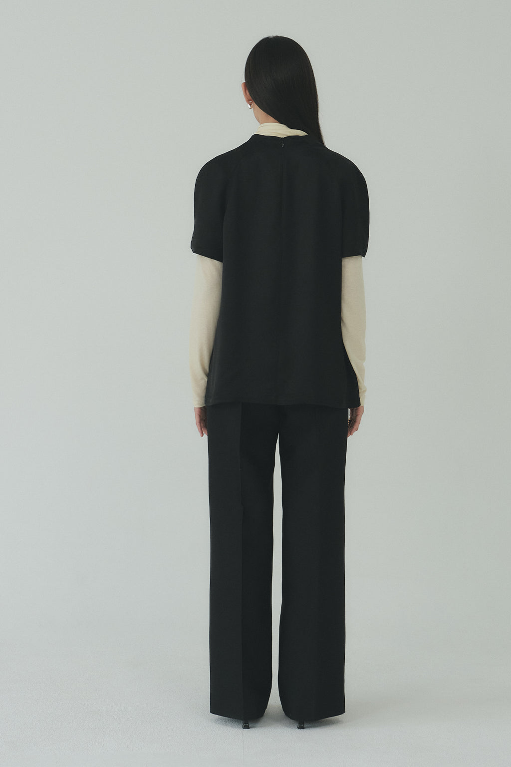 Moon Lee Silky Short-sleeve Blouse_Black
