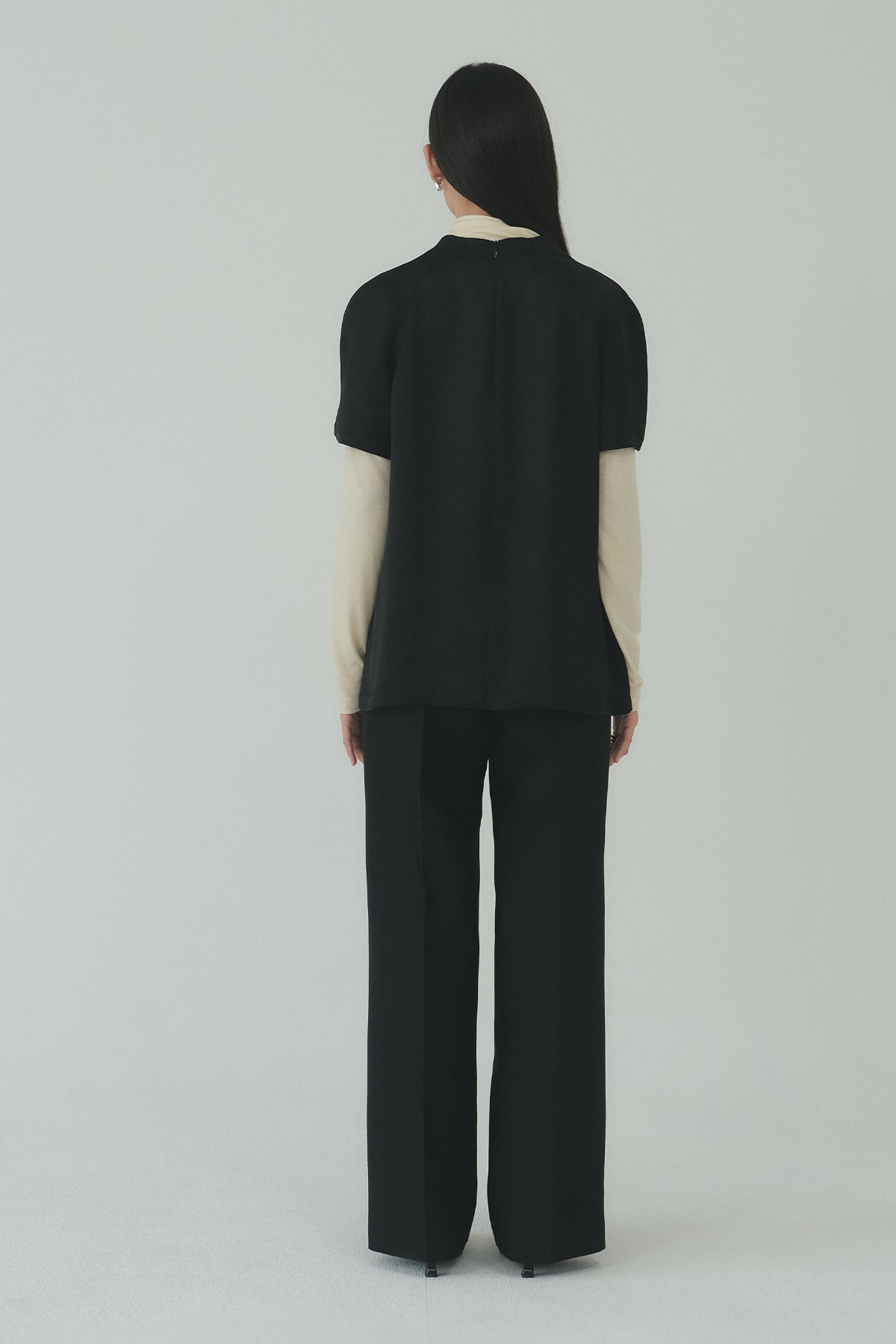 Moon Lee Silky Short-sleeve Blouse_Black