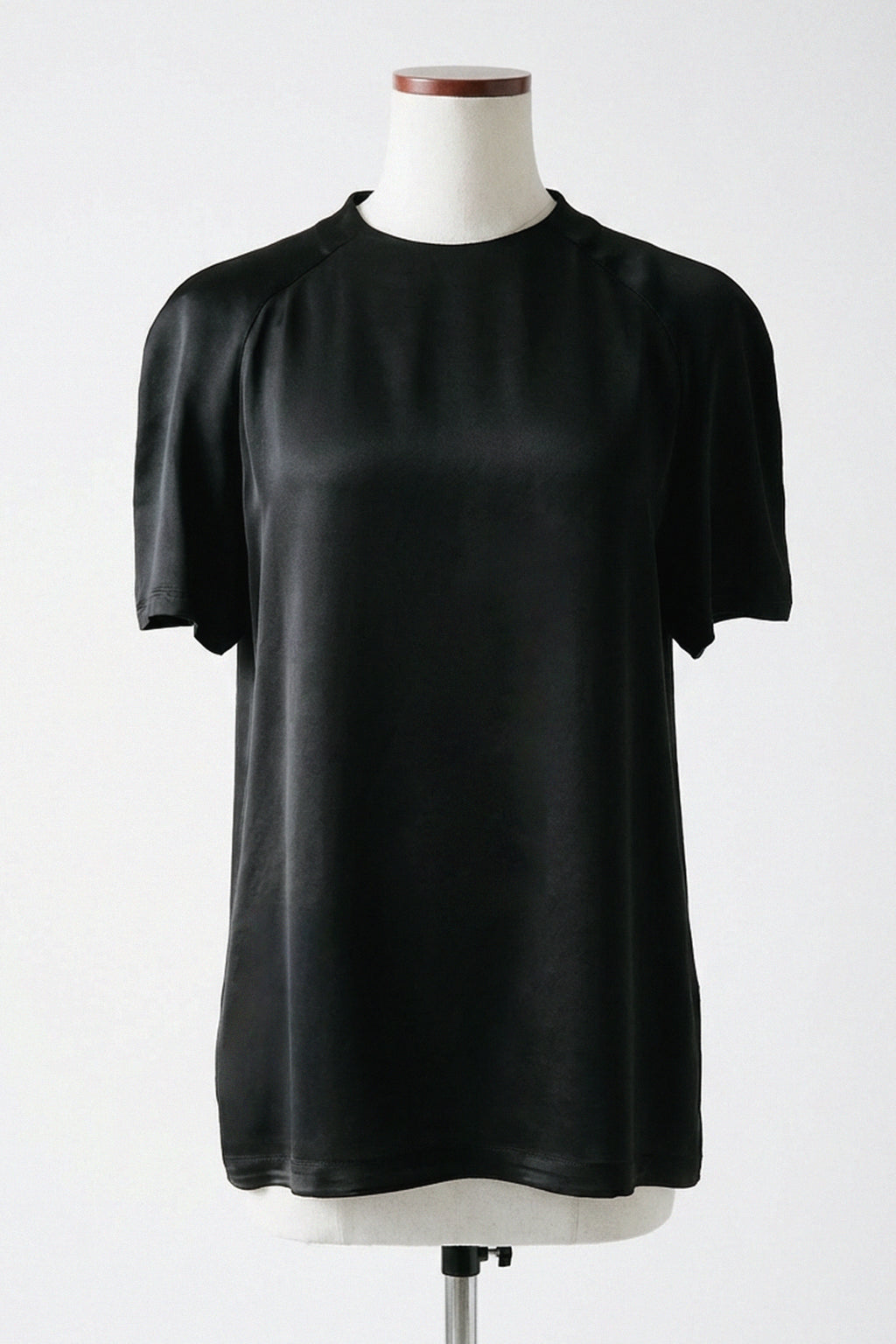 Moon Lee Silky Short-sleeve Blouse_Black