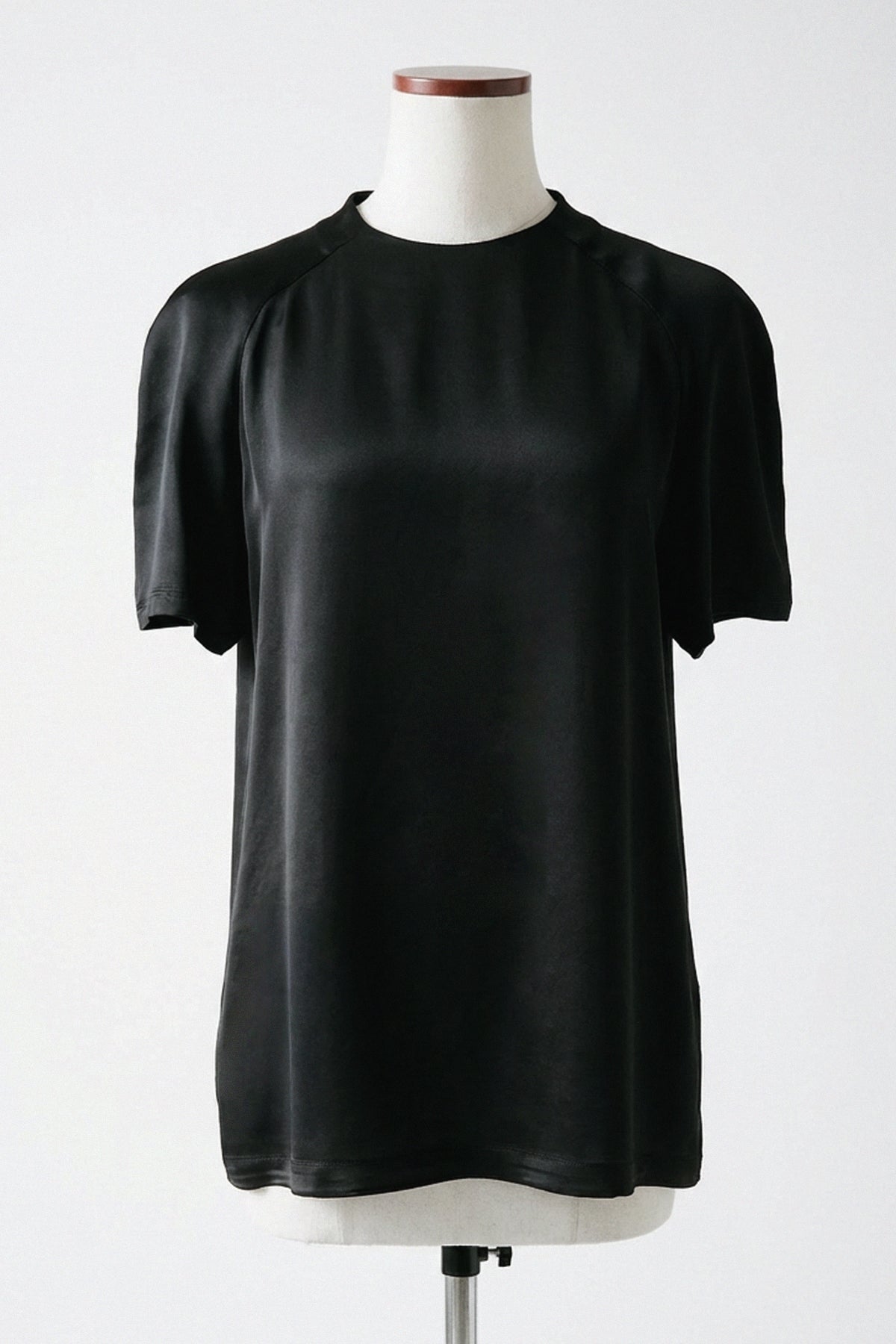 Moon Lee Silky Short-sleeve Blouse_Black