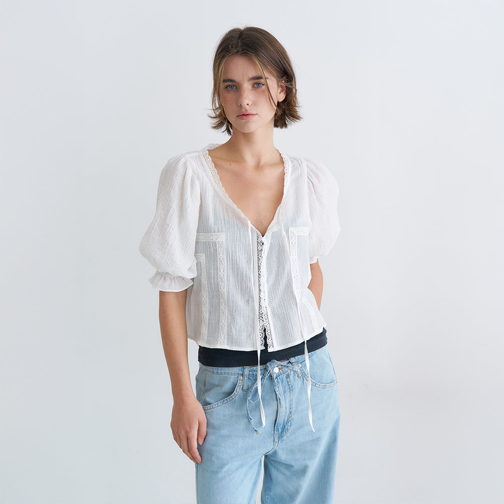 vem ver PUFF SLEEVE LACE TRIM BLOUSE_WHITE