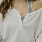 LETTER FROM MOON Letters V-neck waffle sweatshirt (ivory)