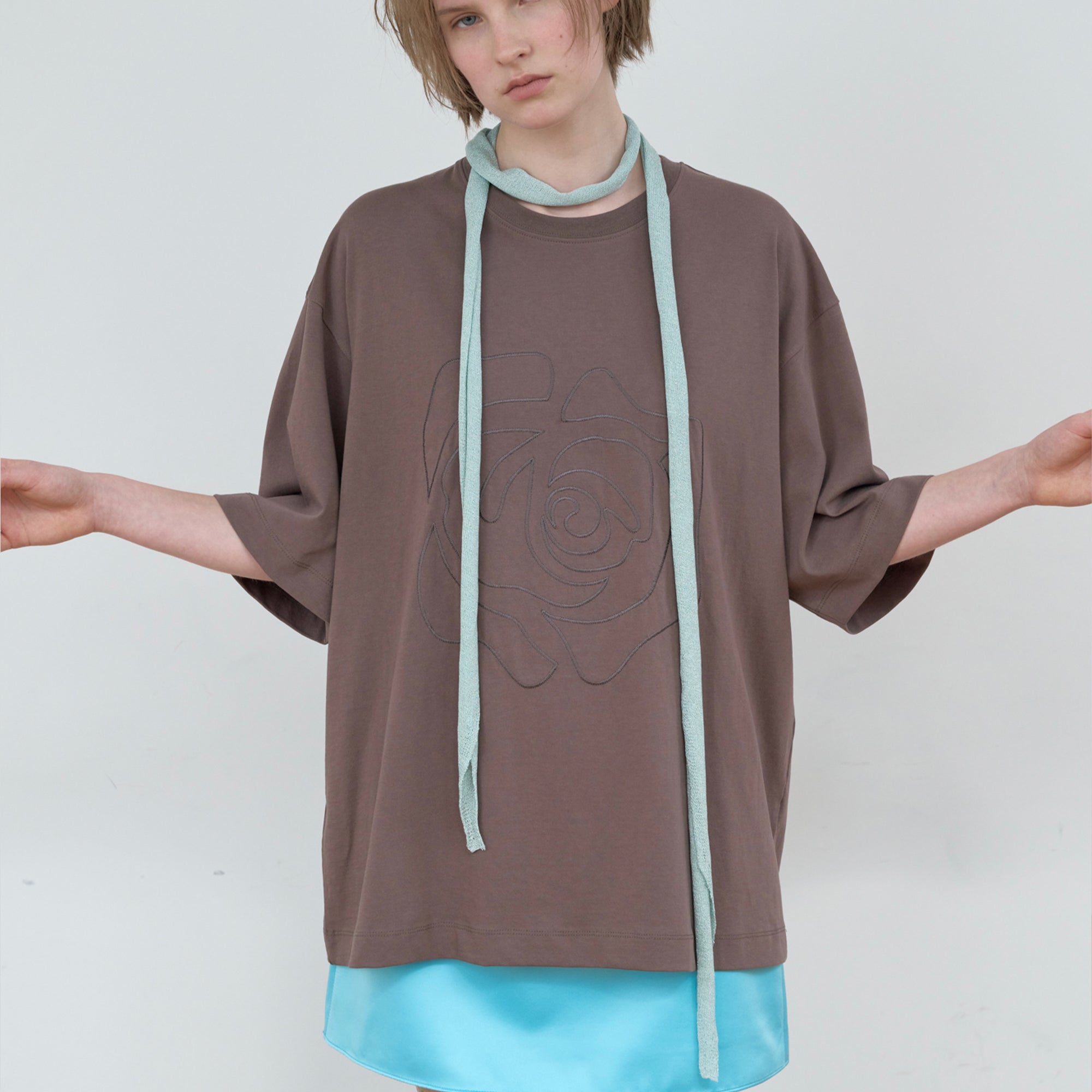 MA JOURNÉE ROSE PATCH T-SHIRT_BROWN