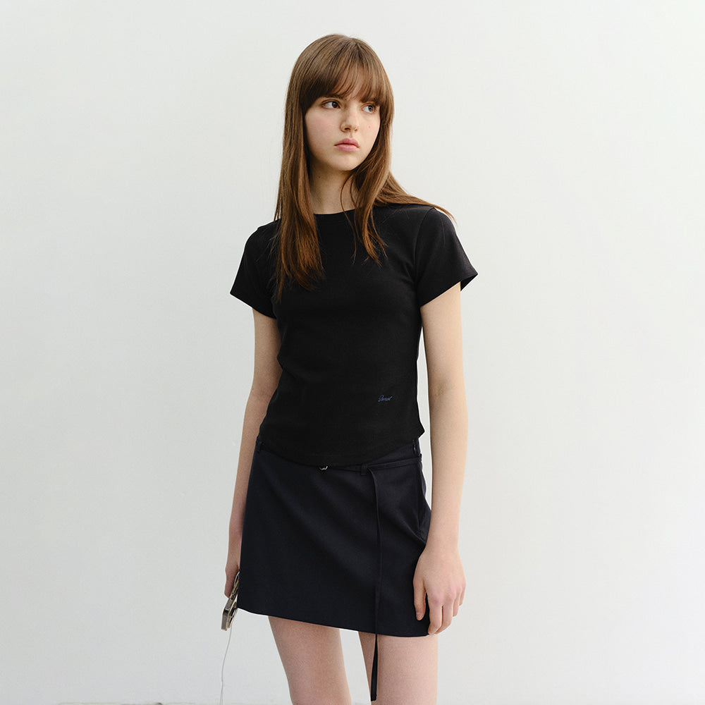 DUNST CURVED HEM SLIM TOP BLACK_UDTS6B225BK