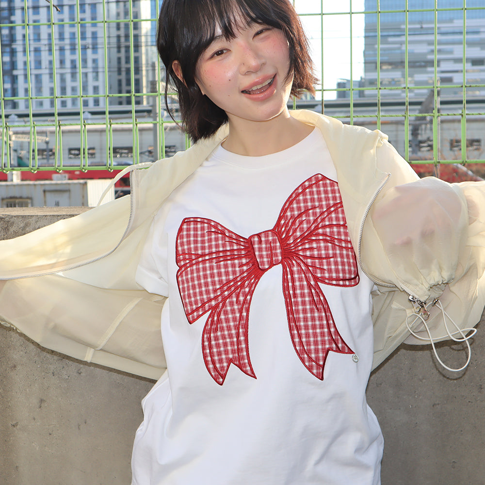 RONRON BIG RIBBON APPLIQUE BASIC FIT T SHIRT WHITE