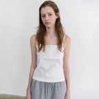 ANDNEEDS Popo three button sleeveless (white)