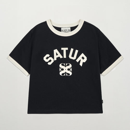 SATUR (W) Arch Logo Ringer Short Sleeve T-Shirt Black