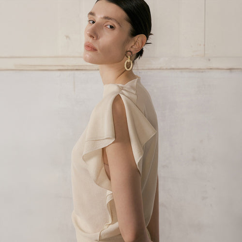 BARNEYS NEWYORK 26SS Sand Frill Knit Blouse Cream