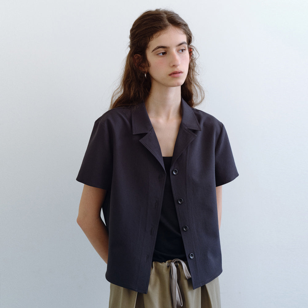 URAGO Catherine open collar blouse_2colors