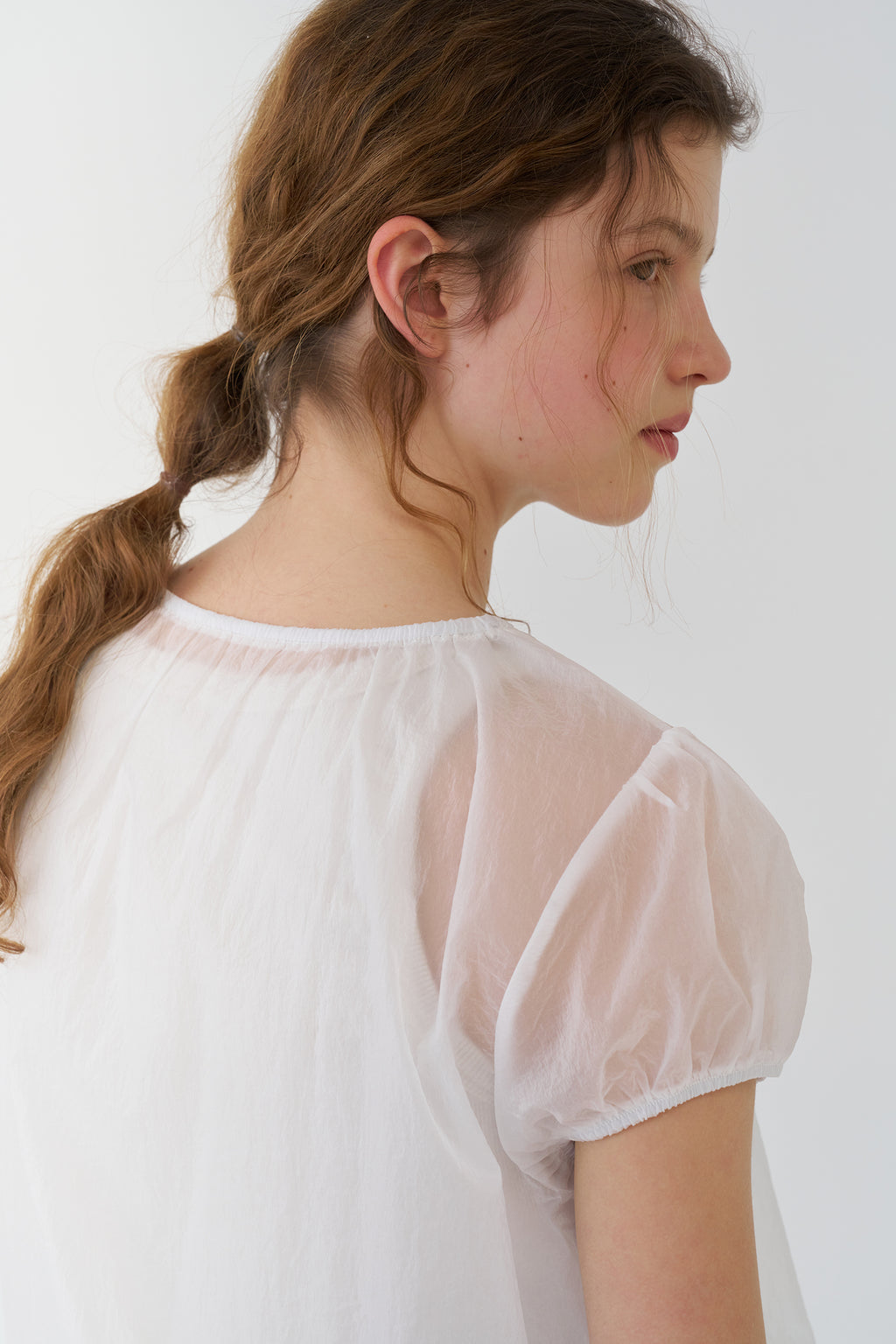 pesto SHEER SHIRRING BLOUSE WHITE