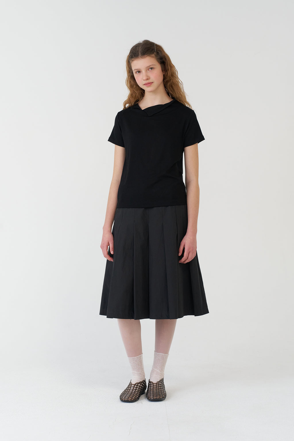 pesto OPEN NECKLINE TEE BLACK