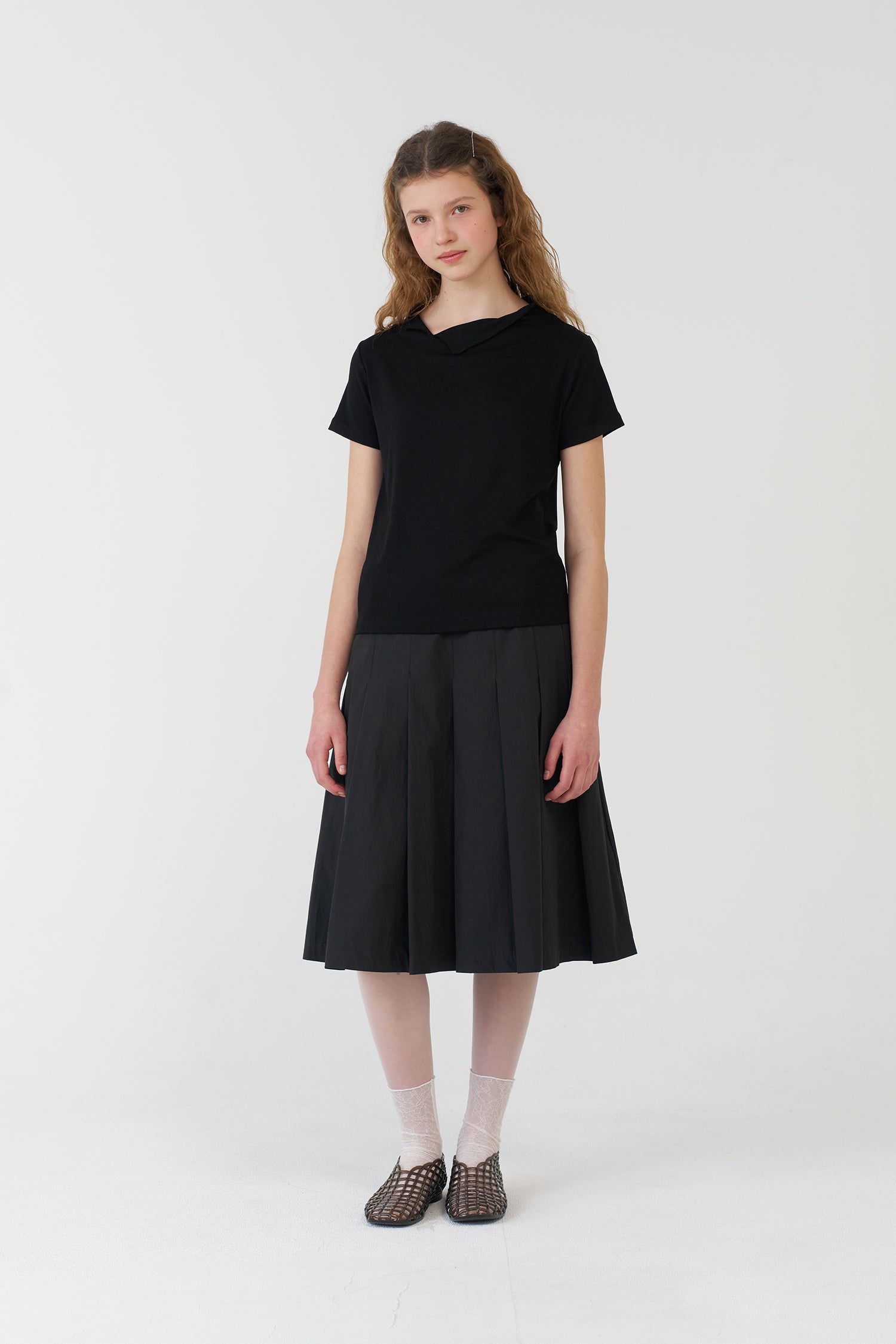 pesto OPEN NECKLINE TEE BLACK