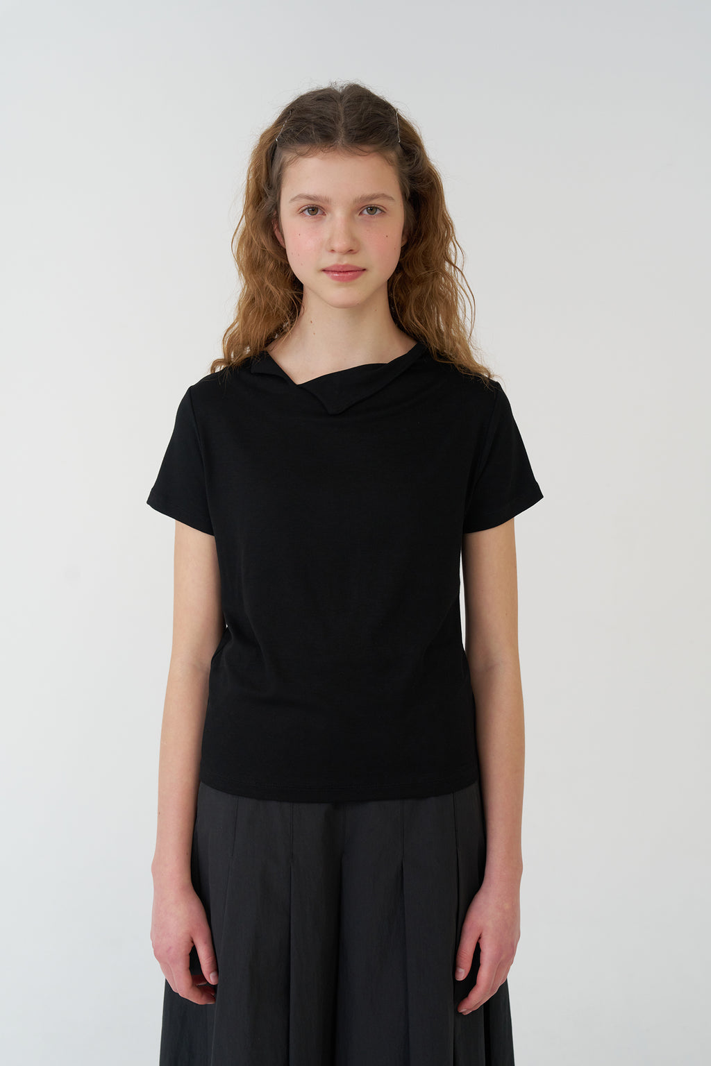 pesto OPEN NECKLINE TEE BLACK