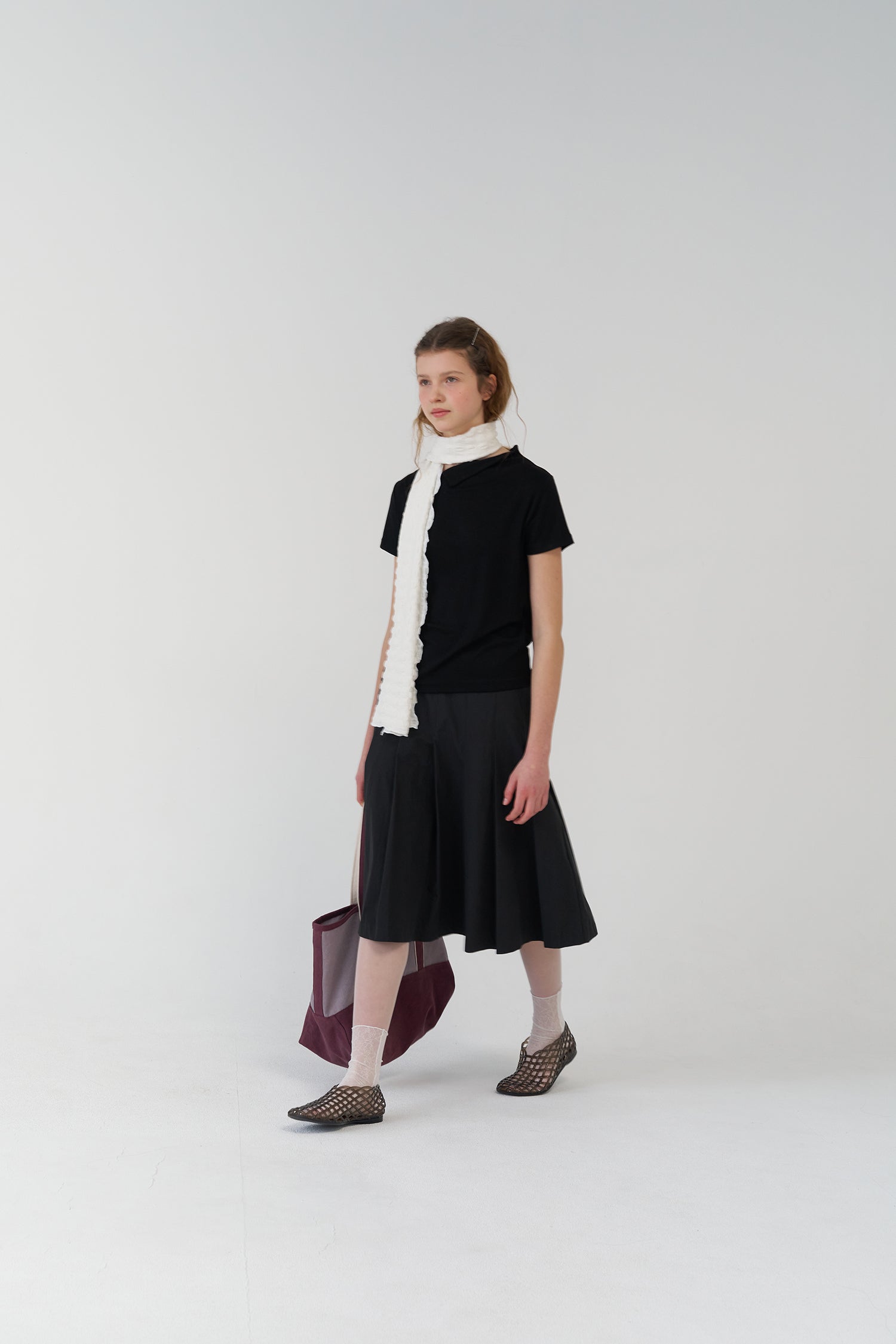 pesto OPEN NECKLINE TEE BLACK