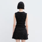 YUNSÉ Crinkle Sleeveless Top (Black)