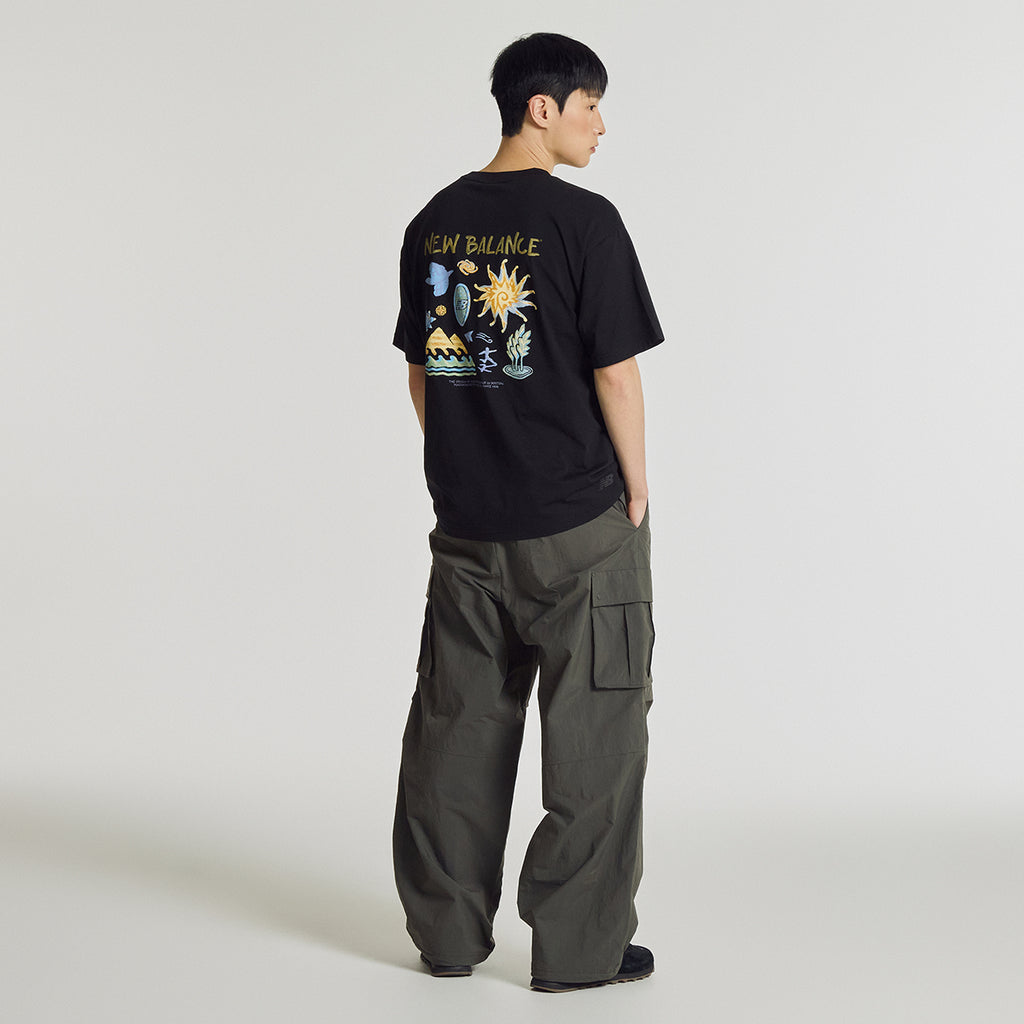NEW BALANCE NBNEG31643 / UNI Sunny Rainey illustration short sleeve t-shirt (BLACK)