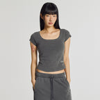 NEW BALANCE NBNEG2W472 / WOMEN Fitted Square Neck Cap Short Sleeve Tee (D/CHARCOAL)