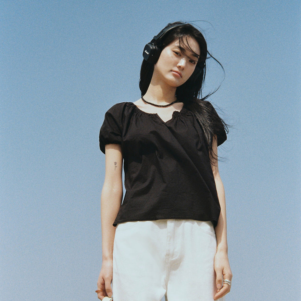 juliapepe Amy Shirring Puff Blouse (Black)