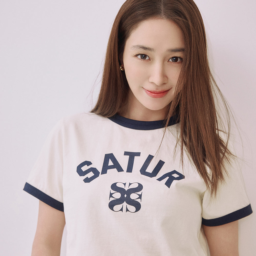 SATUR (W) Arch Logo Ringer Short Sleeve T-Shirt Cream