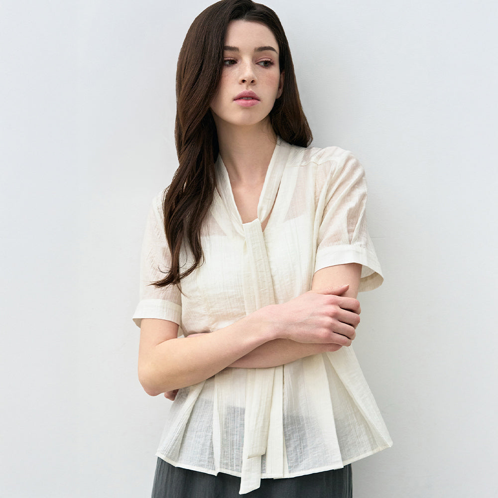 BASIKA Half sleeve V-neck tie blouse_2color