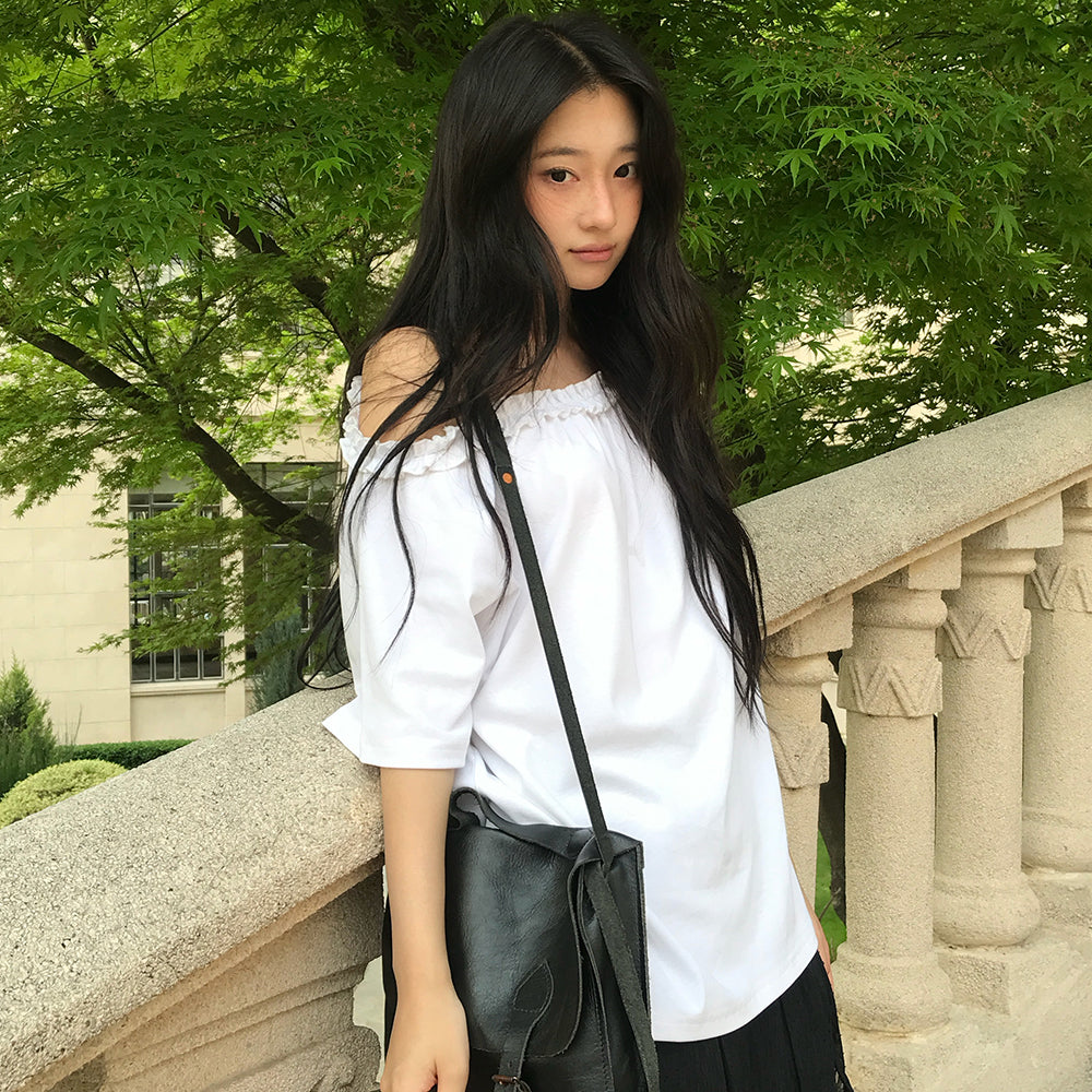 LETTER FROM MOON Sov Frill One Shoulder Short Sleeve T-Shirt (White)