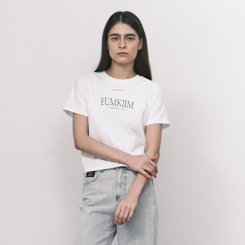 EMKM Minimal logo half sleeve t-shirt_WHITE
