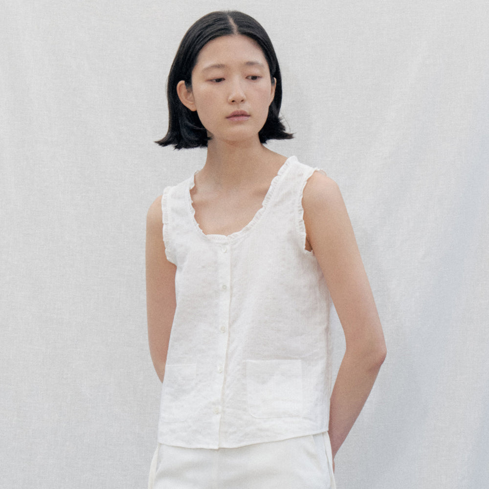 STEP AROUND Ruffle pocket crop blouse_WHITE