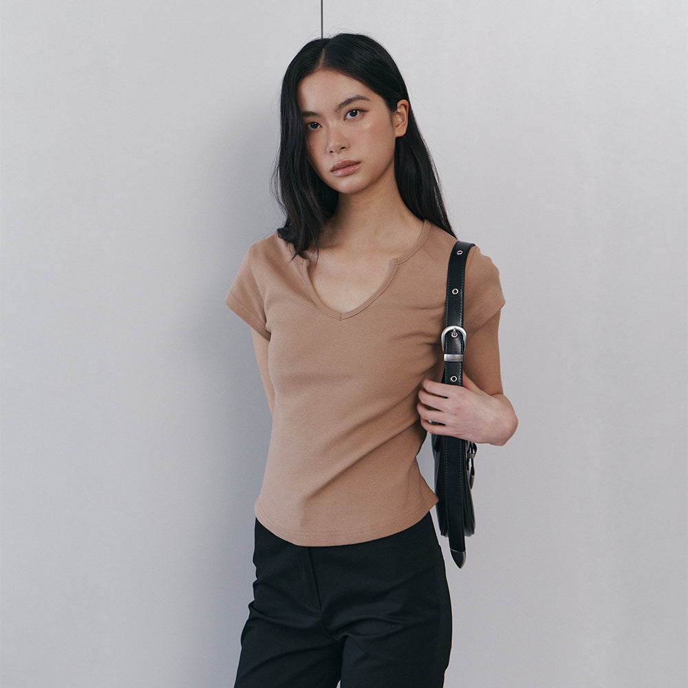 CURETTY C 90S LINE SLIT NECK HALF-SLEEVE T-SHIRT_CAMEL