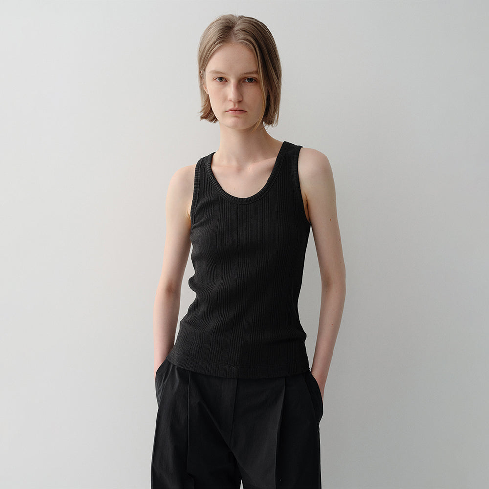 EAAH JENA SLEEVELESS TOP (BLACK)
