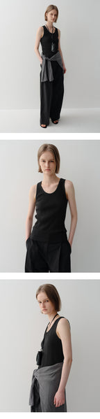 EAAH JENA SLEEVELESS TOP (BLACK)