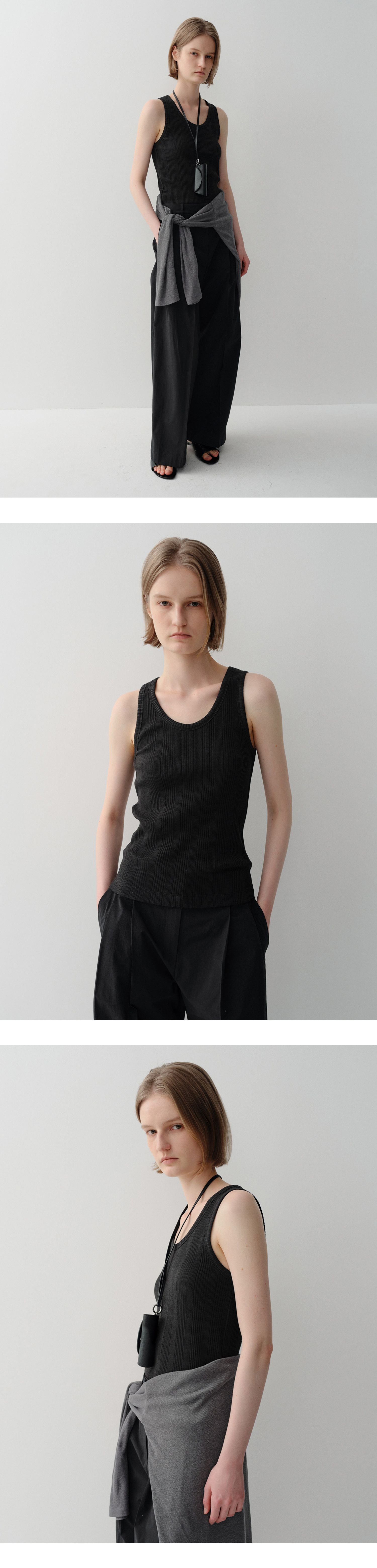 EAAH JENA SLEEVELESS TOP (BLACK)