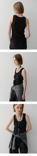 EAAH JENA SLEEVELESS TOP (BLACK)