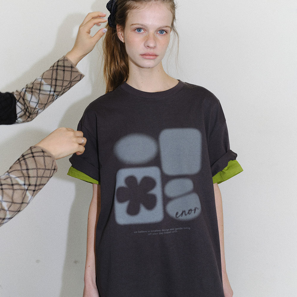 ENOR [CORE] SMUDGE GRAPHIC T-SHIRT - DARK GREY