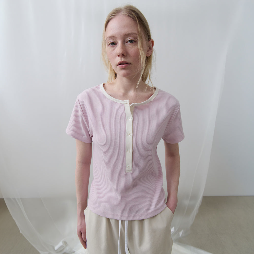 TOAVE Contrast Ribbed Half-Open Tee (Pink)