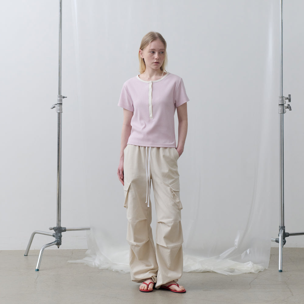 TOAVE Contrast Ribbed Half-Open Tee (Pink)