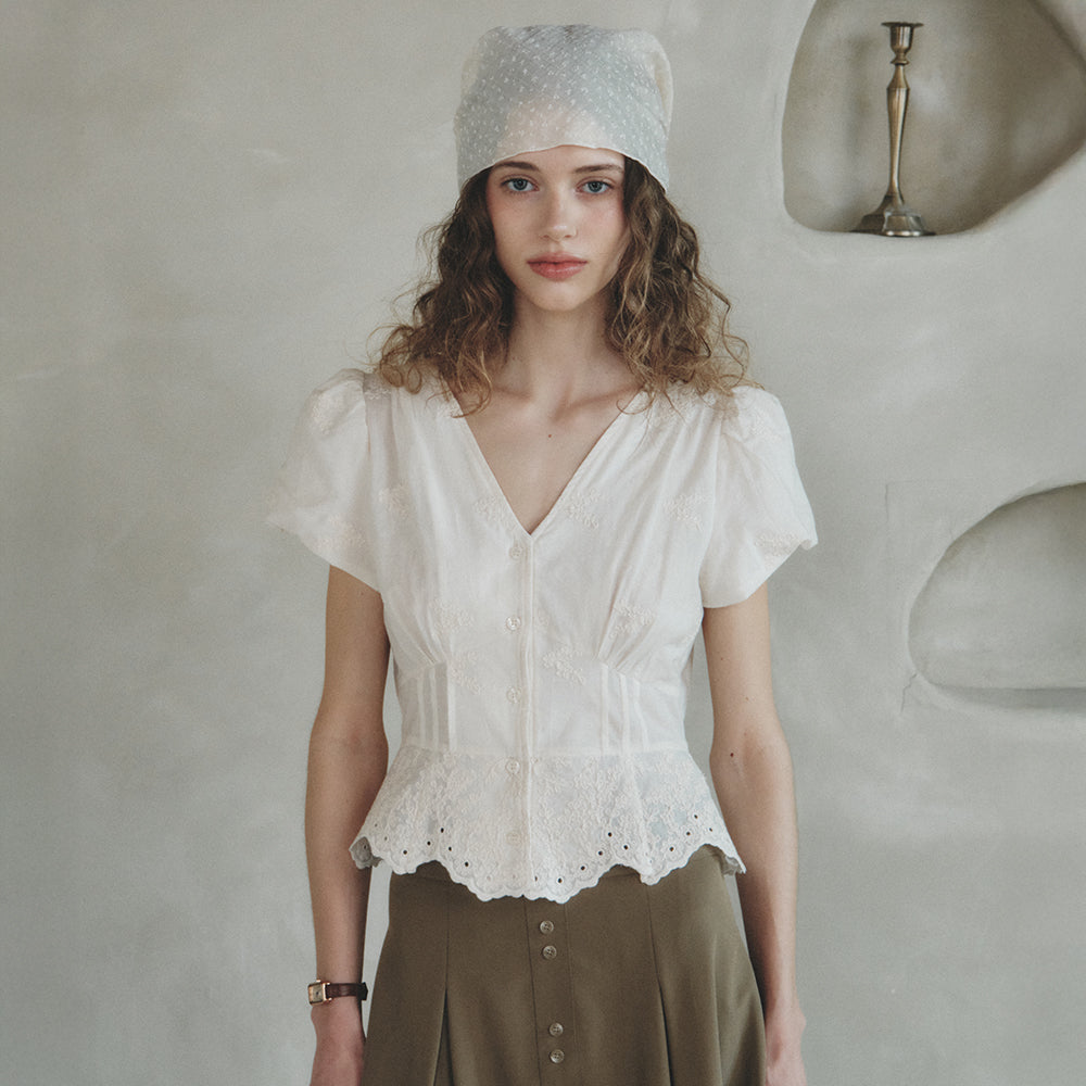 LENINA LILI v-neck embroidery blouse_IVORY