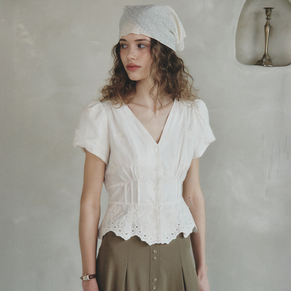 LENINA LILI v-neck embroidery blouse_IVORY