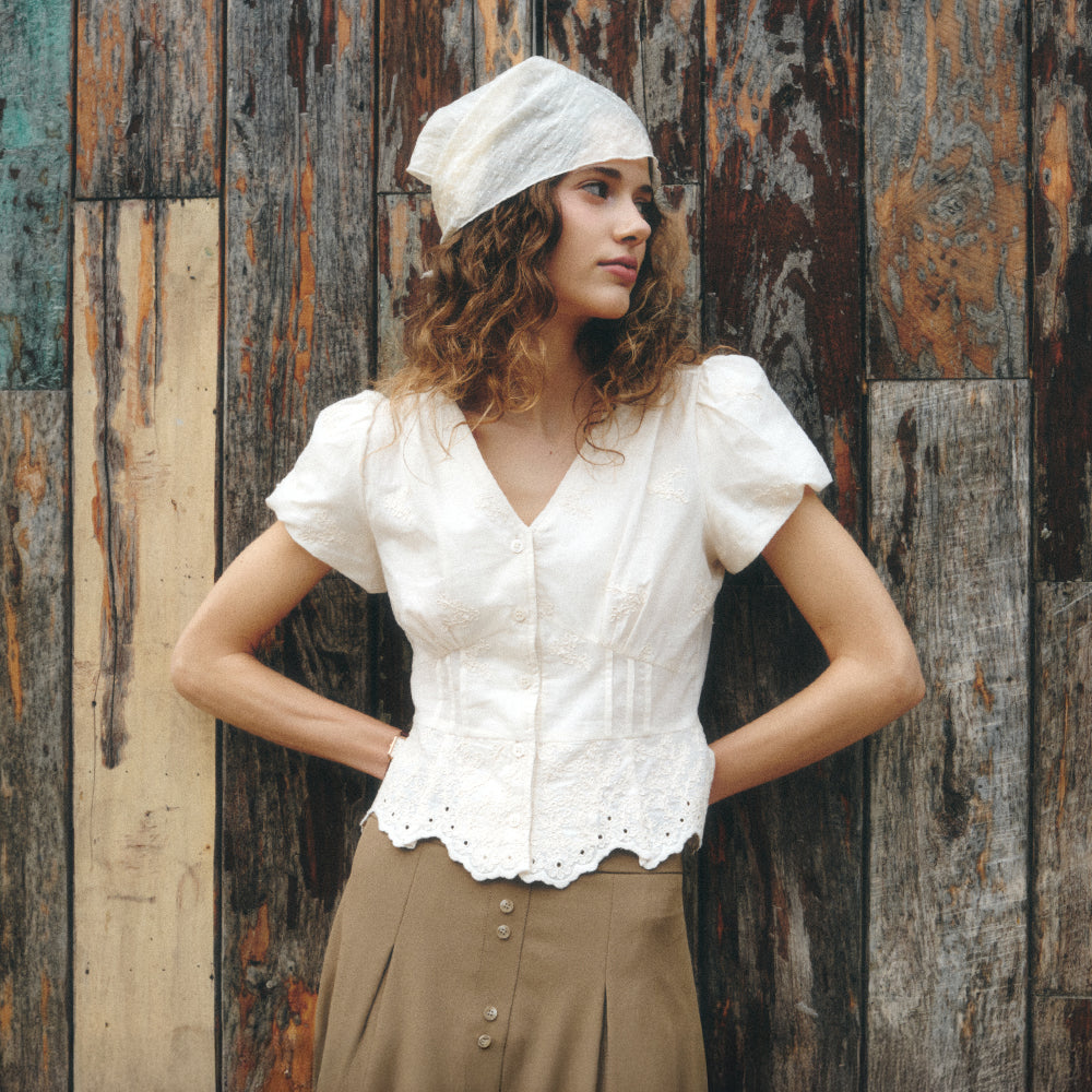 LENINA LILI v-neck embroidery blouse_IVORY