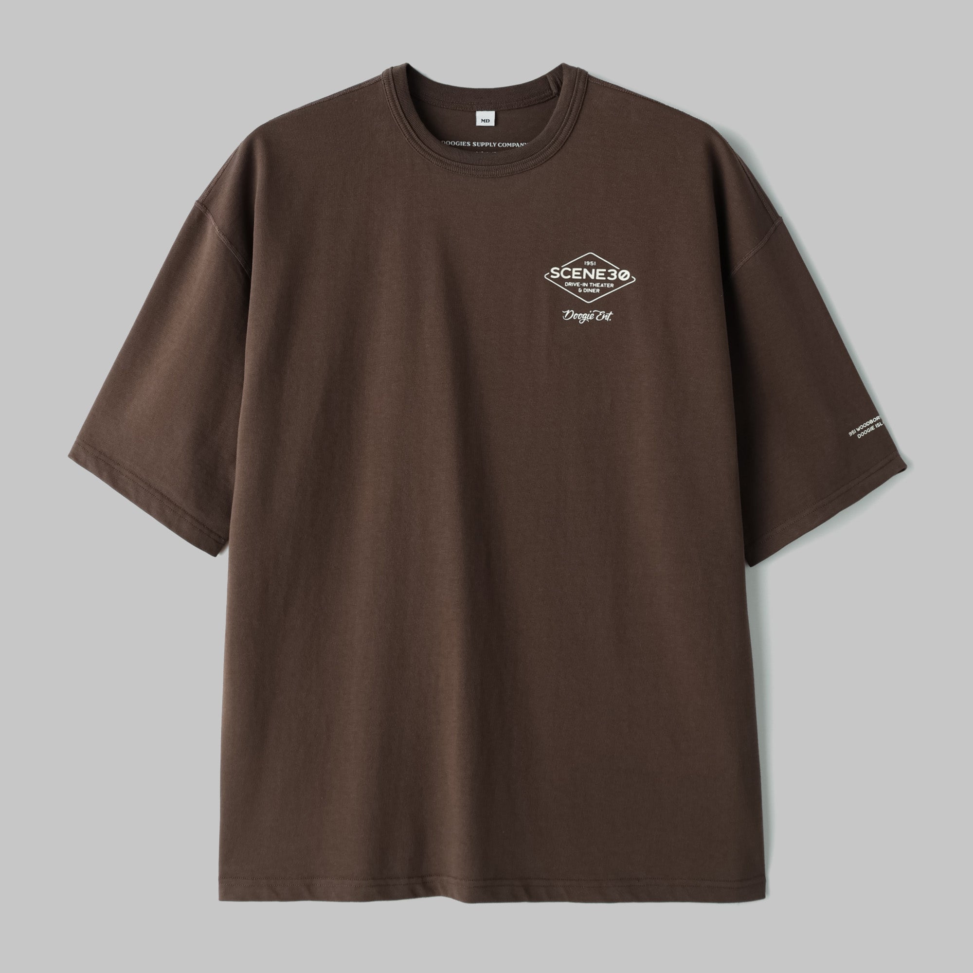 DOOGIES SUPPLY CO. Loose Short Sleeve Scene Thirty Dia Emblem Tee