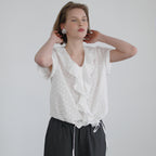 AFTERHOURS RUFFLE HALF SLEEVE BLOUSE (WHITE-FLORAL)
