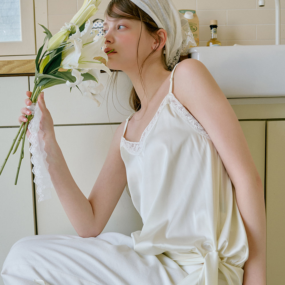 LETTER FROM MOON Satin Lace Strap Sleeveless (Cream)