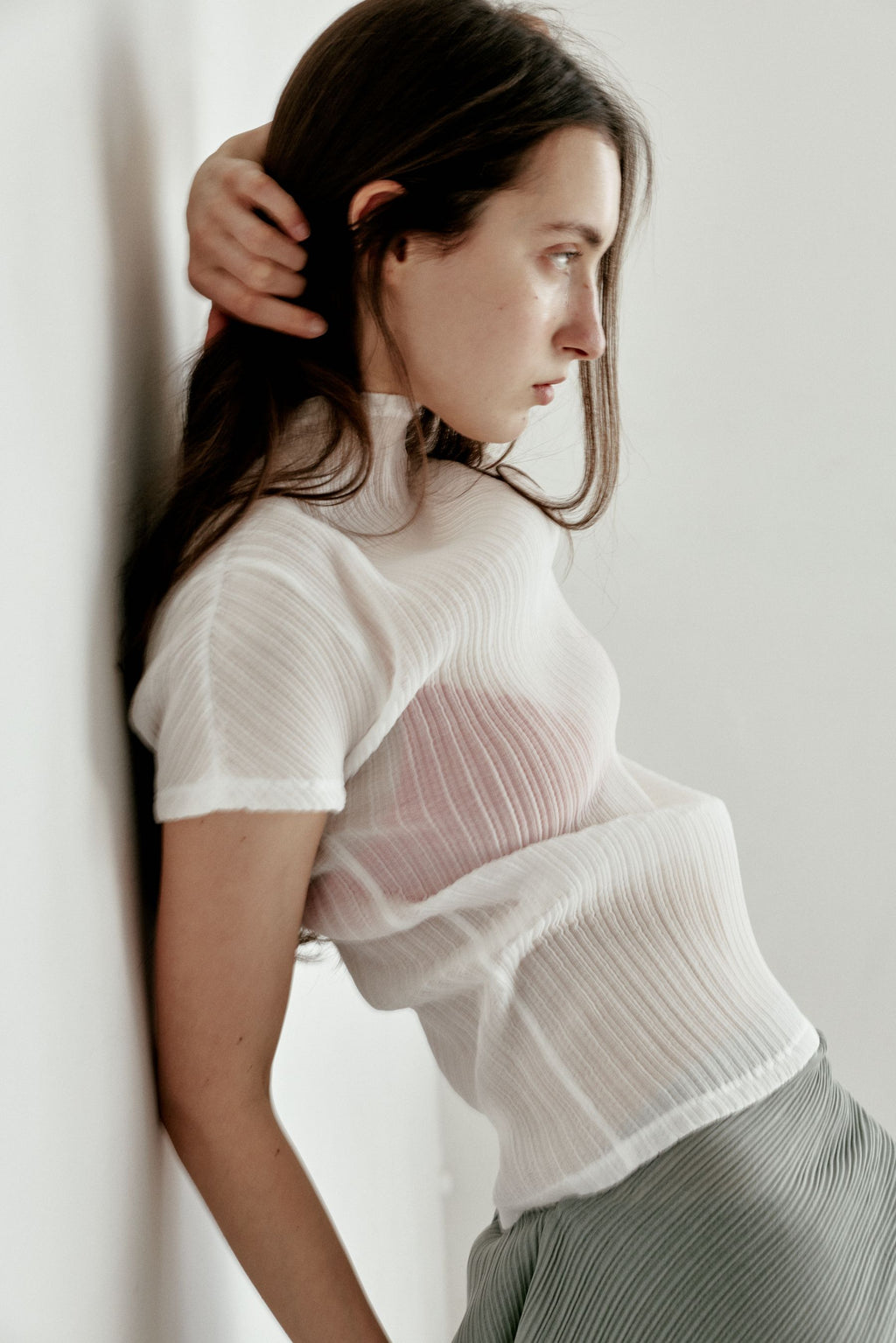 LE17SEPTEMBRE AUBE PLEATS MOCKNECK TOP [WHITE]