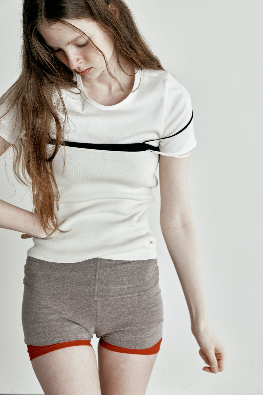 LE17SEPTEMBRE BACK SLIT SLEEVELESS TOP [IVORY]