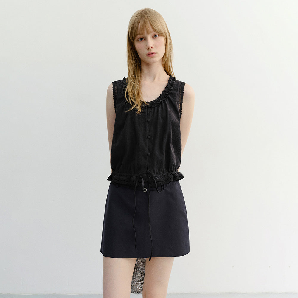 DUNST FRILL SLEEVELESS BLOUSE BLACK_UDBL6B226BK