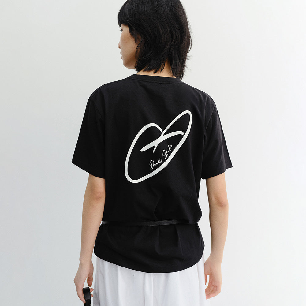 DUNST UNISEX HEART D LOGO T-SHIRT BLACK_UDTS6B140BK