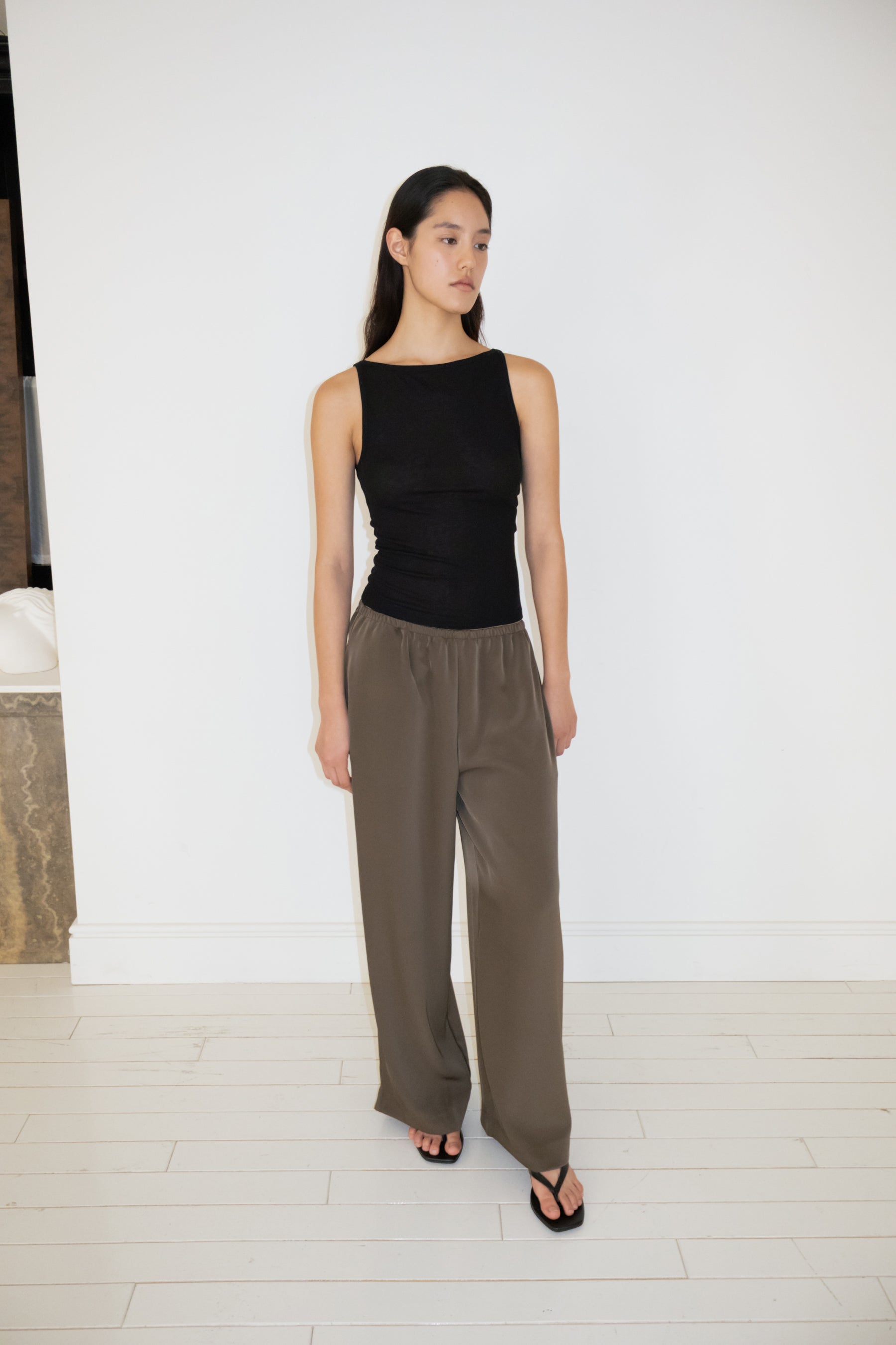 NCSSRY Boat Neck Sleeveless Top (Black)